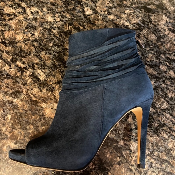 Shoes - Picture 10 of 10